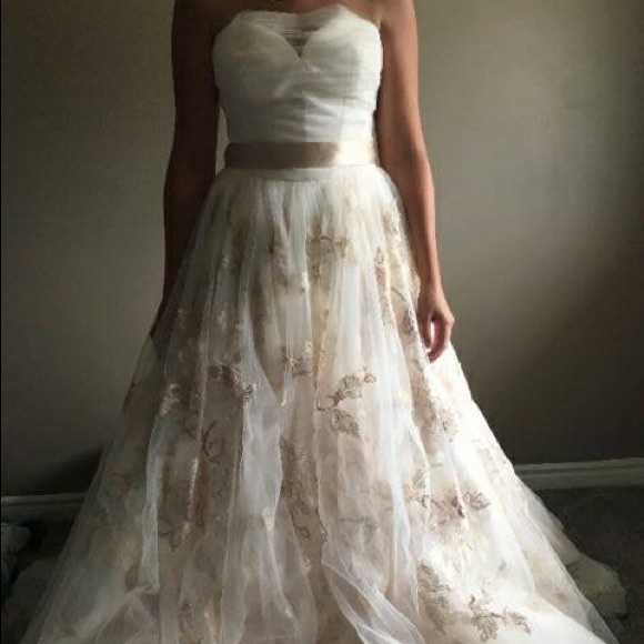 Oleg Cassini wedding dress - Picture 2 of 6